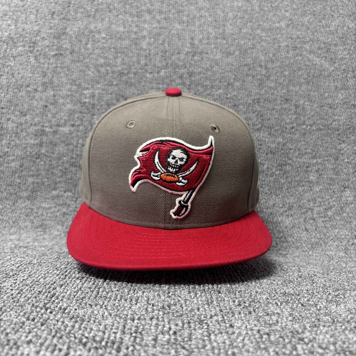 New Era 59FIFTY Tampa Bay Buccaneers Gray Red Two Tone Fitted Hat Size 6 7/8