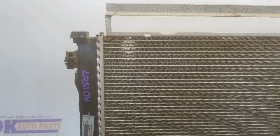 13 MERCEDES BENZ SL550 R231 ENGINE COOLANT RADIATOR ASSEMBLY Foto 3 de 4