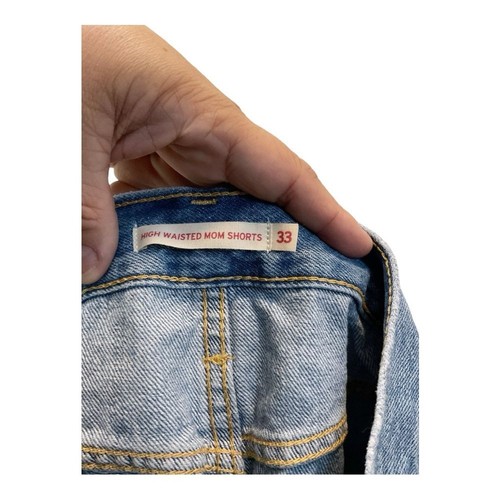 Womens Levi's high-waisted mom jeans, size 33 - Picture 3 of 4