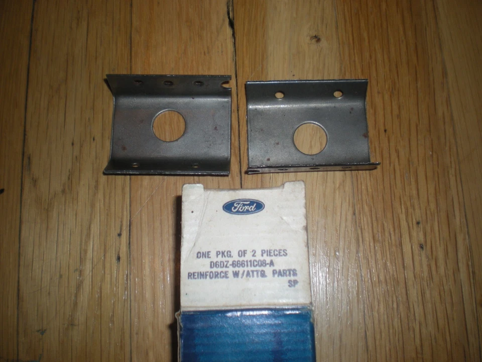 NOS 1976 77 78 79 80 81 82 83 FORD GRANADA PLACAS TRASERAS ASIENTO DELANTERO Foto 2 de 2