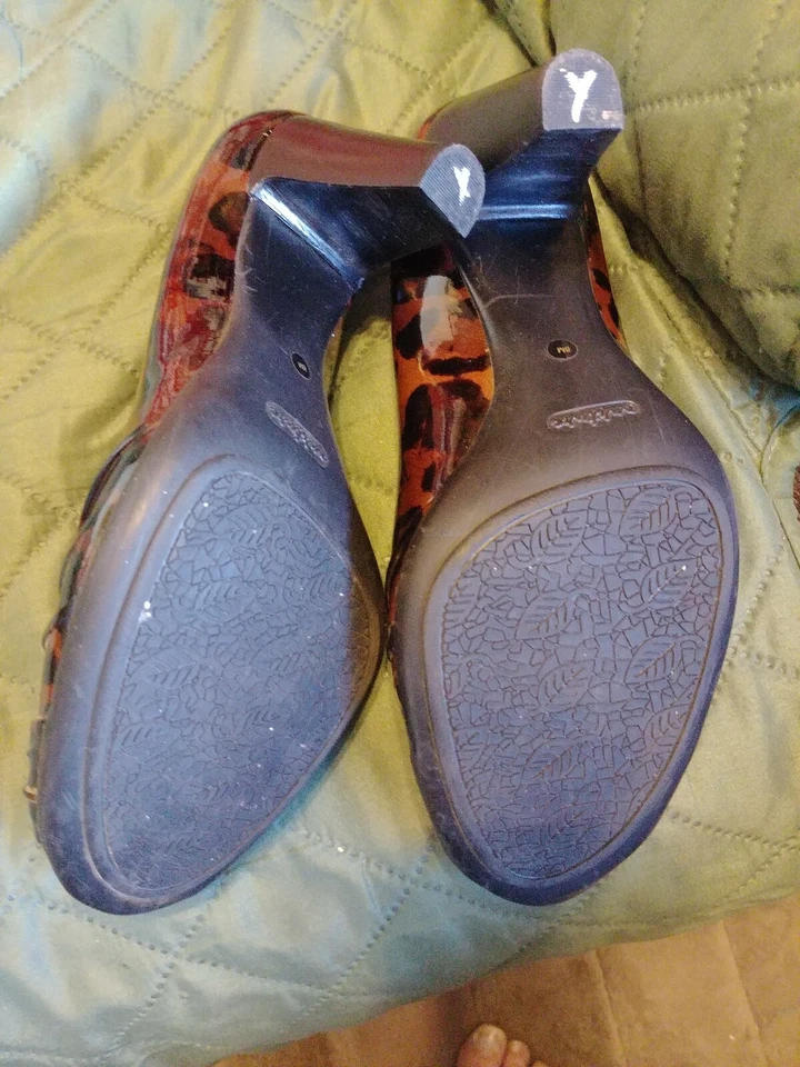 Nurture Womens Animal Print Peep-toe Shoes, Size 8M, Patent Leather, #1718 - Image 4 of 4