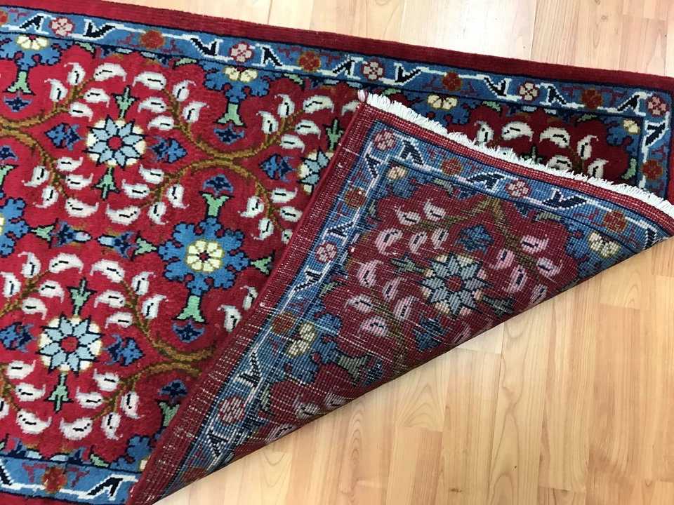 2'5" x 5' Antique Indian Floral Oriental Rug - 1930s - Hand Made - 100% Wool - Image 4 of 4