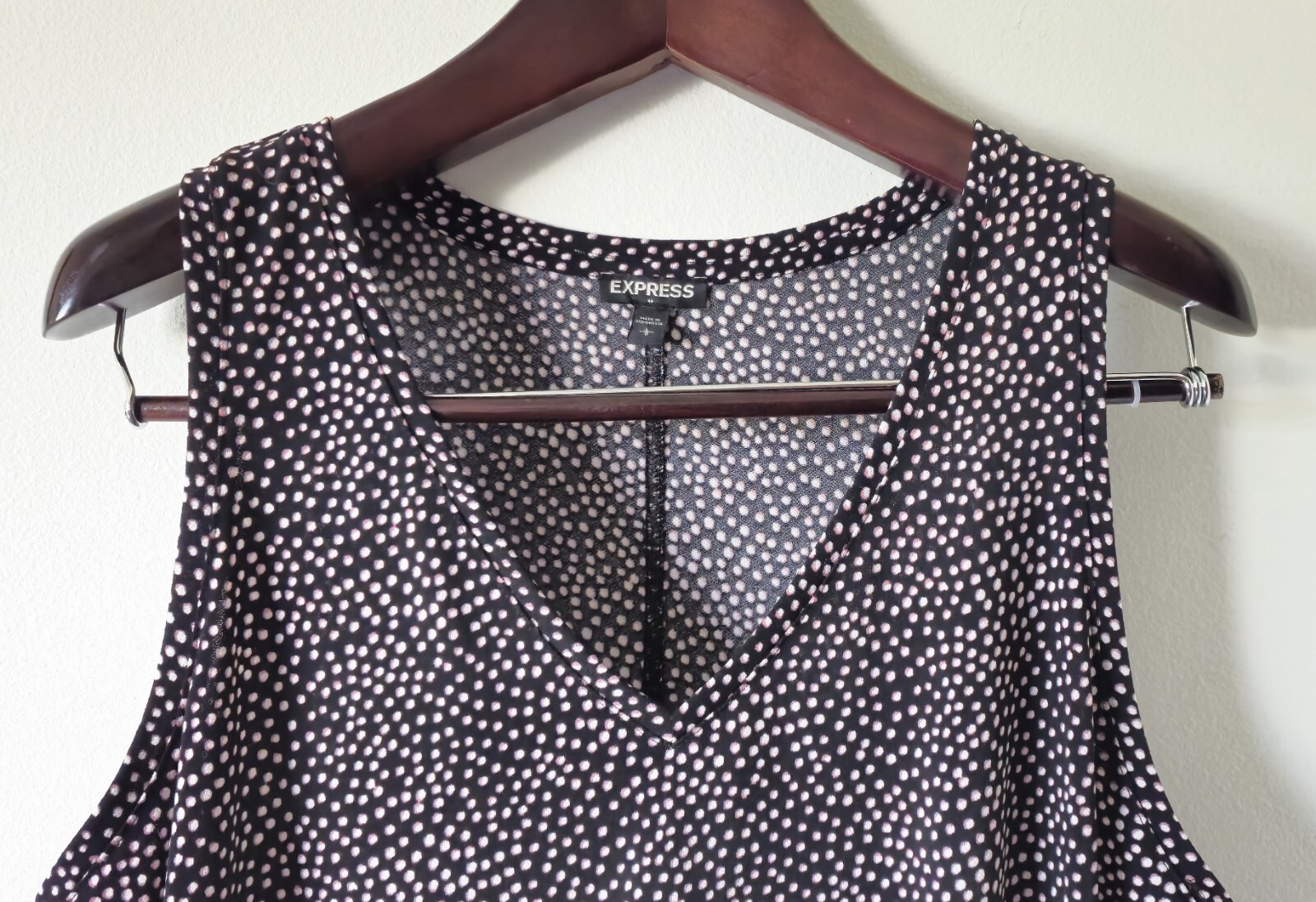 Express Woman’s Top Size Large Polyester Pullover… - image 2