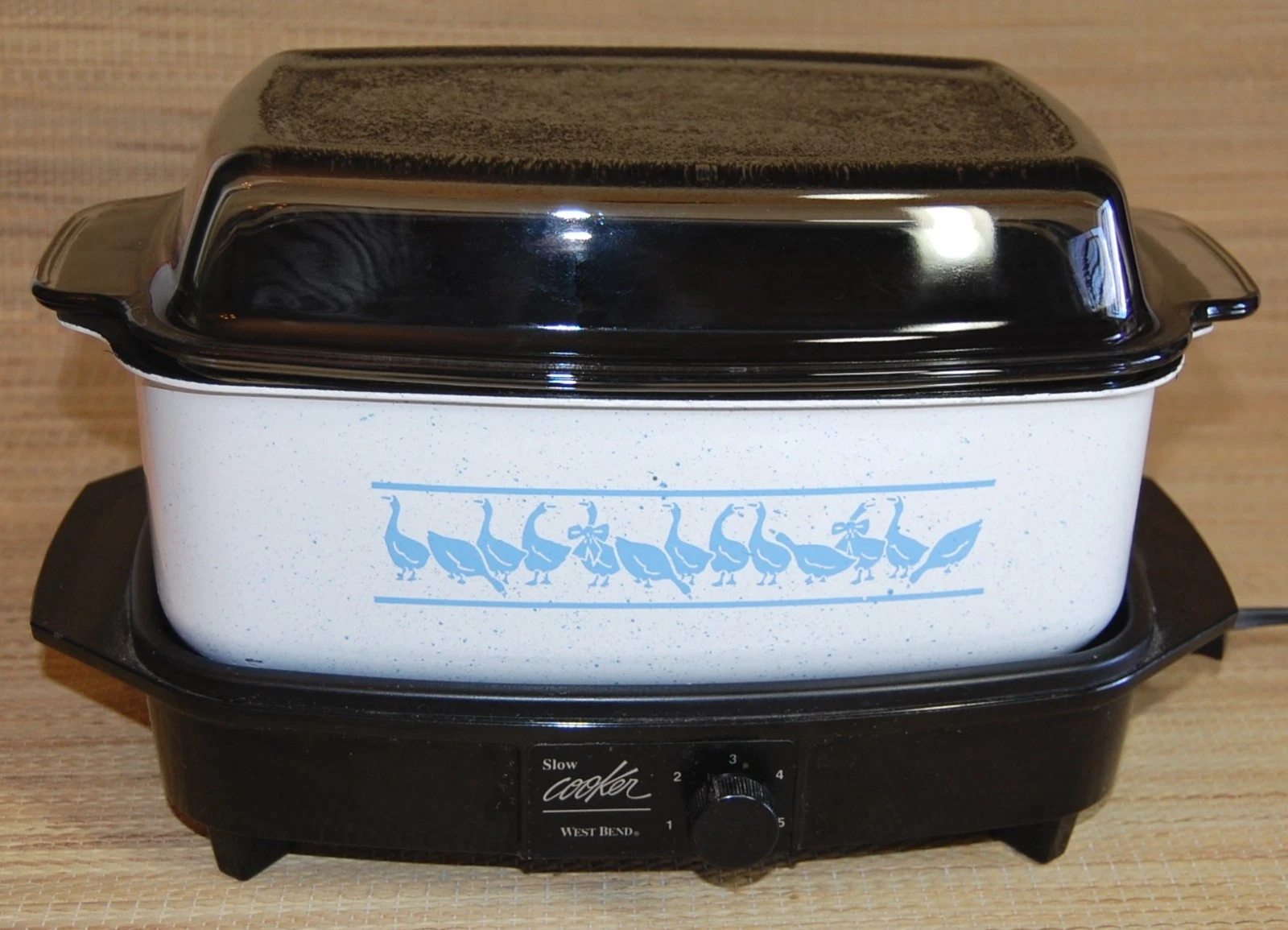 Vintage West Bend Slow Cooker Country Geese
Opens in a new window or tab