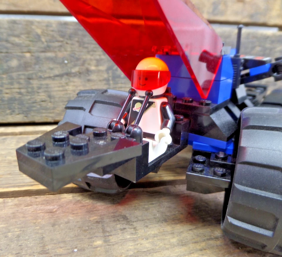 Lego 6895 Space Police I Spy Trak I Moon Vehicle +MiniFigs Retired 1989 COMPLETE - Image 3 of 4