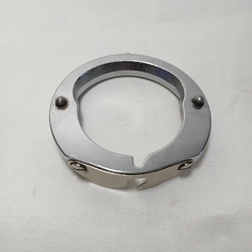 Vintage Singer Nähmaschine 132Q 140Q drehbarer Shuttle Haken Race Cover Ring - Bild 2 von 3