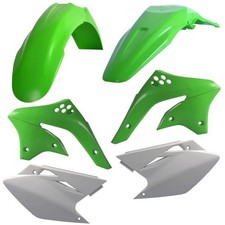 Plastiques tout - terrain, assortis aux couleurs de l'équipement d'origine pour