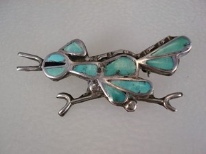VINTAGE ZUNI STERLING SILVER & TURQUOISE ROADRUNNER BIRD PIN