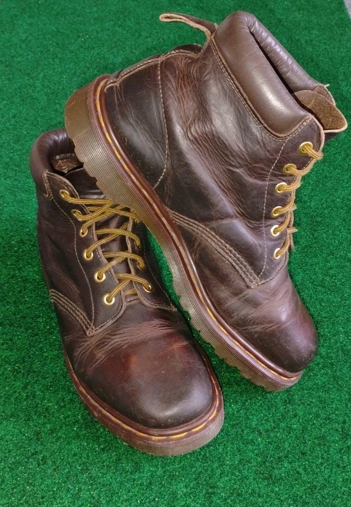 VINTAGE DR. DOC MARTENS Y2K 1990'S LACE UP MEN'S ANKLE BOOTS 10M ENGLAND thumbnail 9