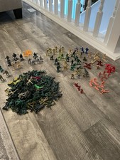 Large Lot Of Military Army Men Soldiers Plastic Figurines Toys