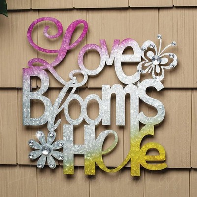LOVES BLOOMS HERE Galvanized Metal Wall Sign Outdoor Patio Garden Home Art Decor
