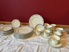 43 Piece Estate Set Bellemeade by MINTON Dinner Set; Plates, Tea Cups, Saucers