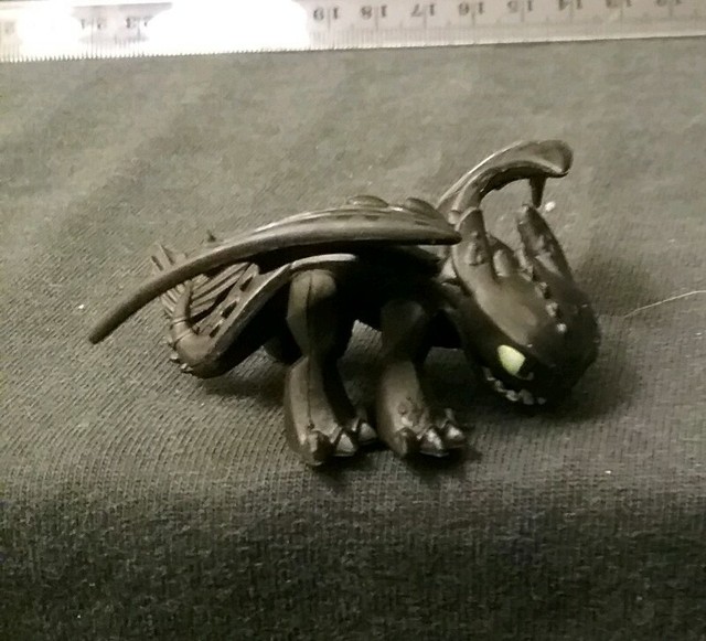 Set of 12 How to Train Your Dragon 3 Mini Mystery Blind Bag Toothless