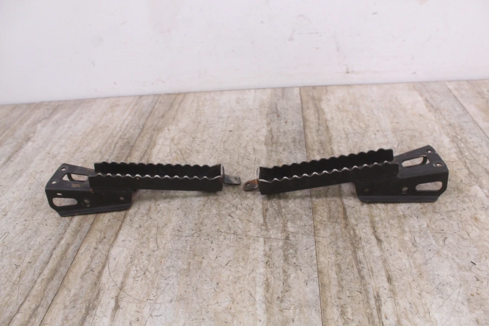 Clavijas de pie izquierda y derecha Can-Am DS650 2004 - par Foto 3 de 4