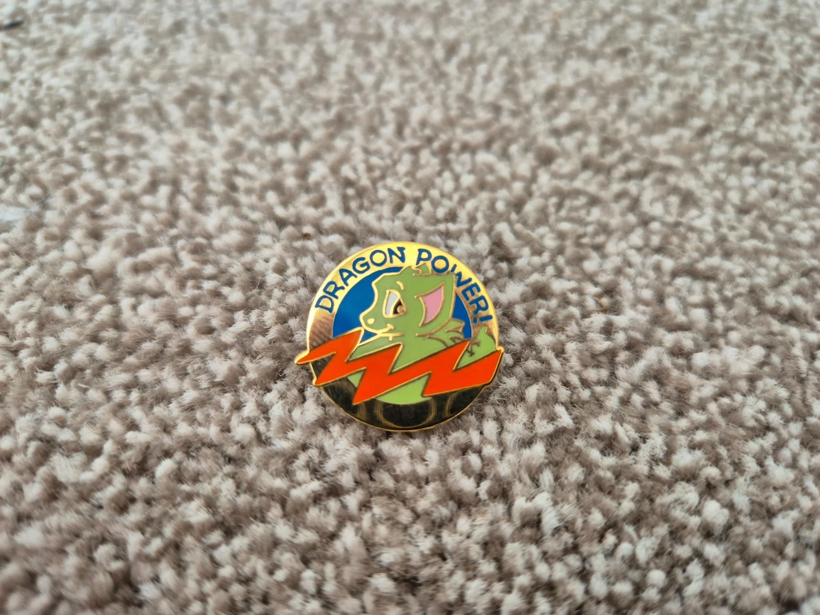VINTAGE 1990'S DRAGON POWER POCKET DRAGON ENAMEL METAL PIN BADGE