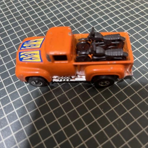 HOT WHEELS REDLINE 1973 HI TAIL HAULER  PICKUP TRUCK WITH MOTORCYCLES