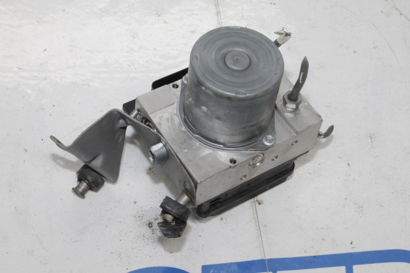 12-14 MCLAREN MP4-12C 12C OEM ABS ASR HYDRAULIC BLOCK 11C0389CP FACTORY STOCK
