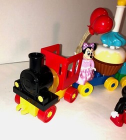 Lego Duplo #10597 Mickey & MInnie's Birthday Parade 1 Missing Block