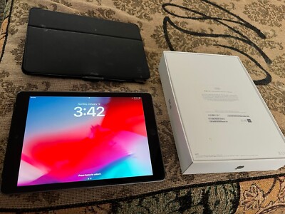 Apple iPad 9.7-inch (6th Gen) Gray  4G Cellular & WIFI - Original Owner