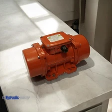 OLI ELECTRIC VIBRATING MOTOR MVE 60/3M 1 PHASES 145LB