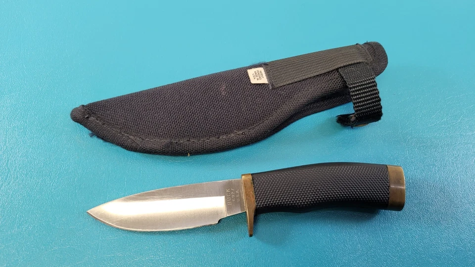 Buck 692 / Vanguard Knife + Scabbard Rubberized Brass Handle c. 1993  TR536 - Image 3 of 4