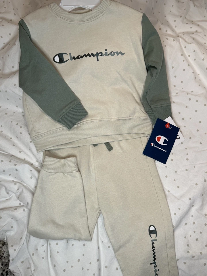 Champion Toddler Little Kids’ Crew & Joggers Set, 2T, Script Spellout Foto 2 de 3