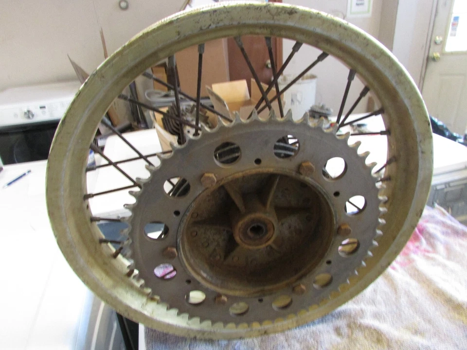 Husqvarna 500 1983 rueda trasera completa/llanta Foto 3 de 4