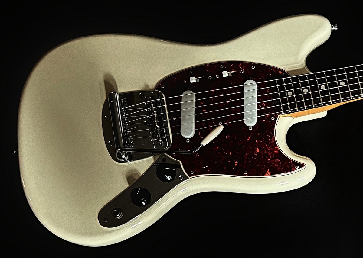Fender Japan MG65 Mustang White Crafted in Japan 2006-2008