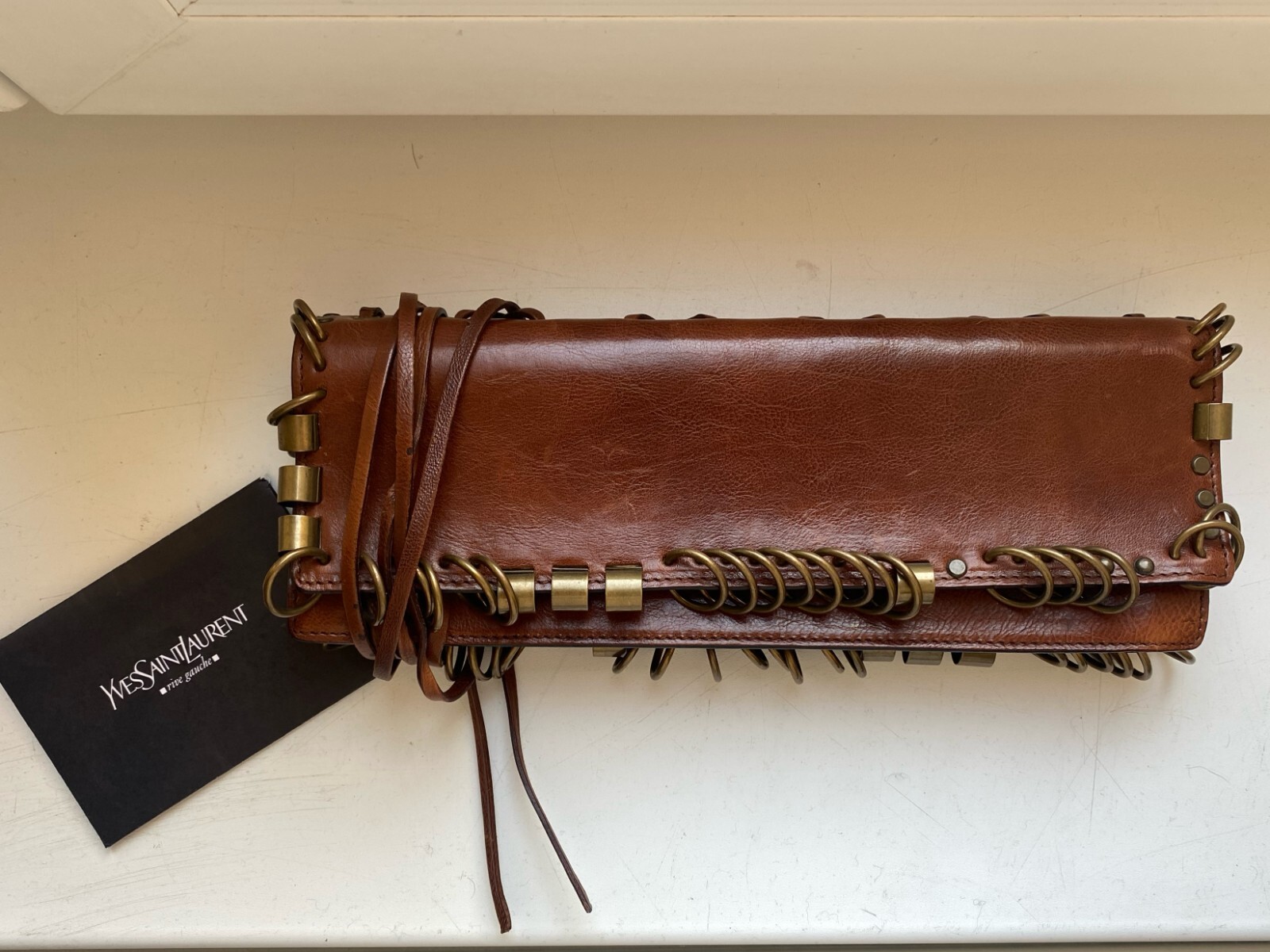 Borsa pochette safari Yves Saint Laurent S S 2002 pelle traforata di Tom Ford