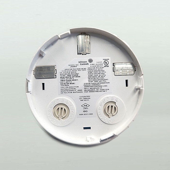 NEW IN BOX JOHNSON CONTROLS 5551J HEAT DETECTOR HEAD FREE - Foto 2