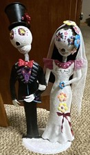 Day of the dead skeleton bride  groom wedding figurine on base