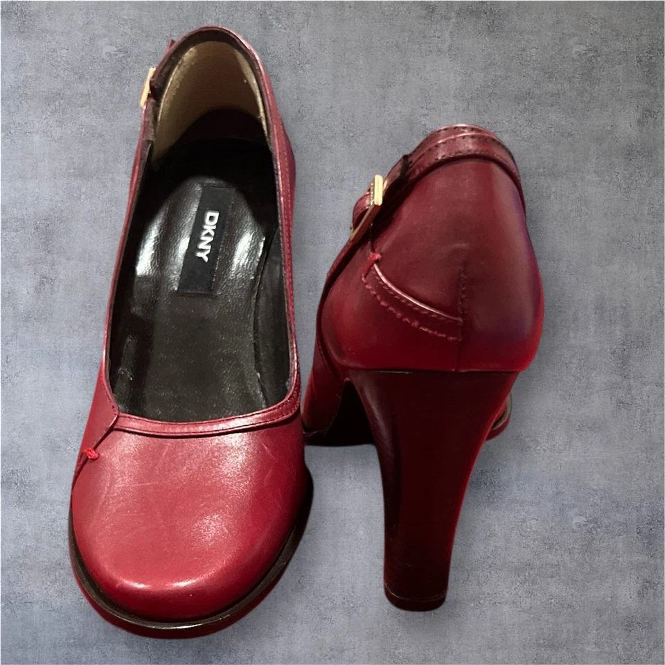 Zapatos de salón DKNY City para mujer talla: 6 1/2 M color borgoña vintage elegantes Foto 3 de 4
