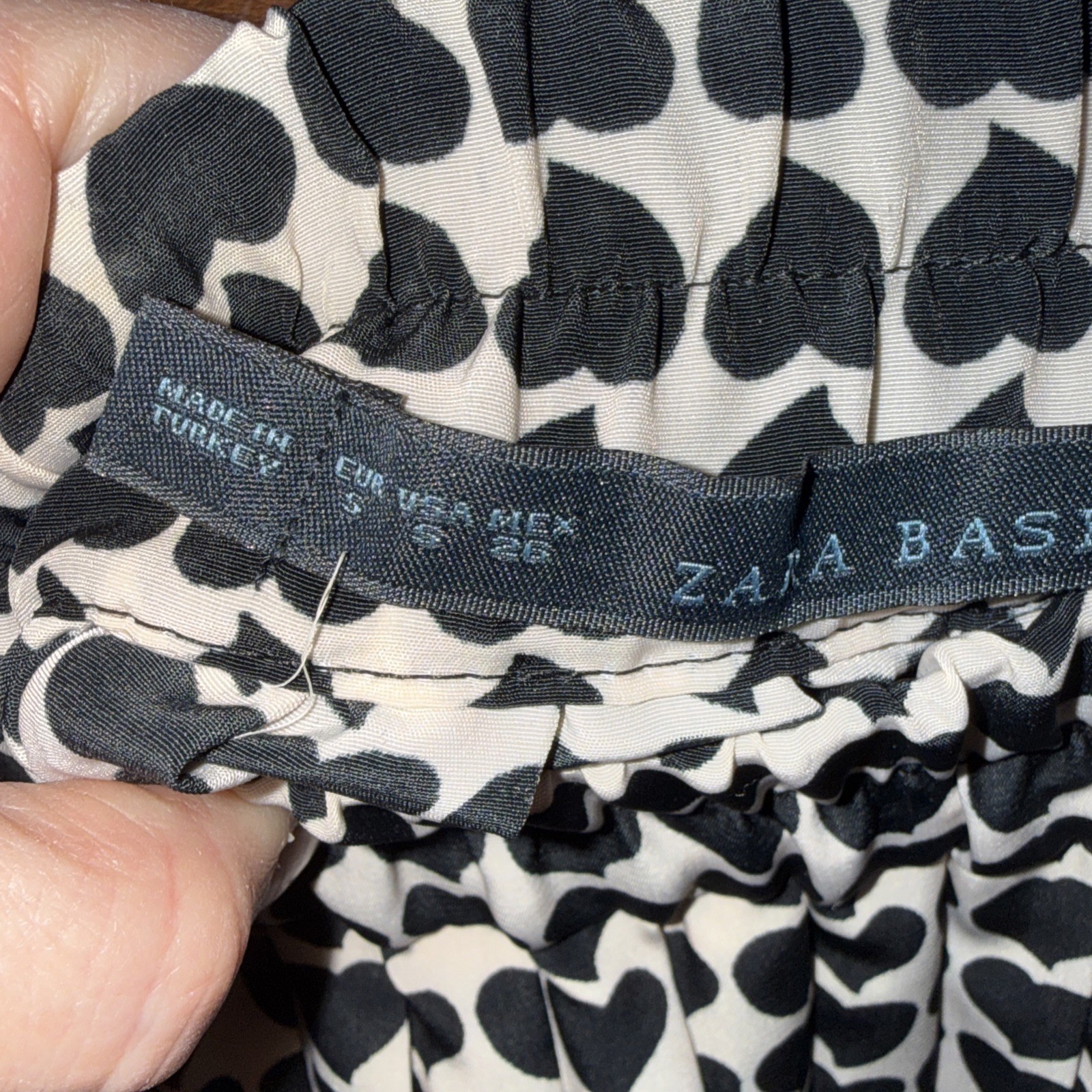 EUC Zara Basic Heart Pattern Pleated Elasticated … - image 9