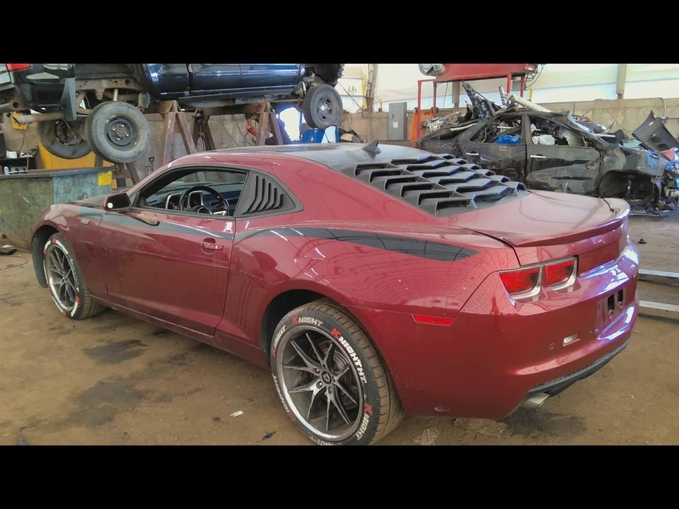 Passenger Right Front Spindle/Knuckle Fits 10-15 CAMARO 6818603 - Image 2 of 4