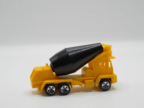 Hot Wheels #269 Yellow OshKosh Cement Mixer 1/64 Scale Truck Mattel Vintage 1991