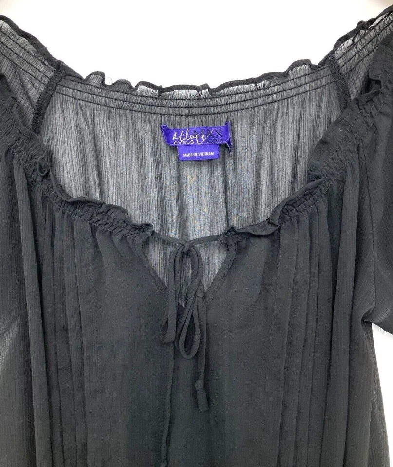 Blusa transparente Miley Cyrus Max Azria para mujer negra con volantes cuello barco sobrepelliz talla M Foto 4 de 4