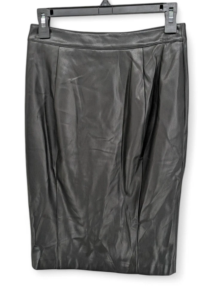 Saia Midi Feminina Bar III Couro Sintético Pequeno Zíper Frontal Preta 6P $59.50 - Imagem 2 de 4