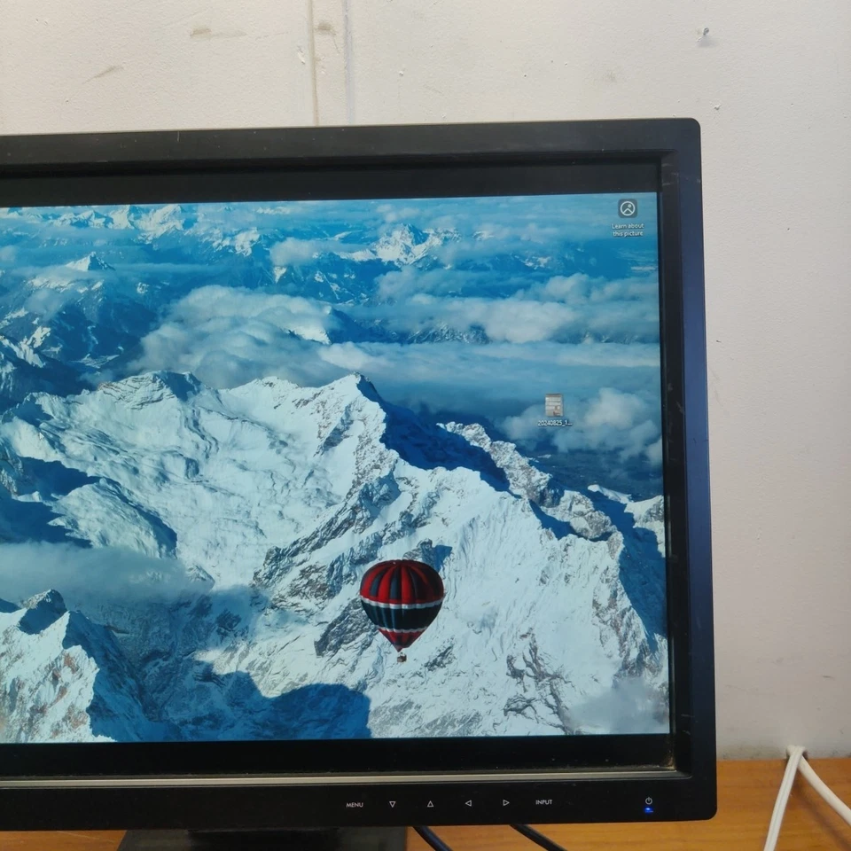 Lacie 324 LCD Monitor 24" Wide Gamut Display Creative Professionals Imaging - Image 4 of 4