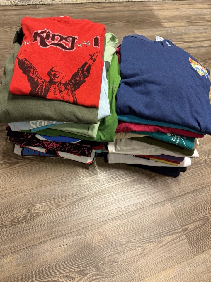 Lote de 45 camisetas vintage paquete tallas mixtas reventa años 80 90 música Nike Arcteryx Foto 3 de 4