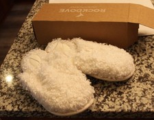 NIB Women's Faux Shearling Slipper with Memory Foam, Size 7-8 US Women,...