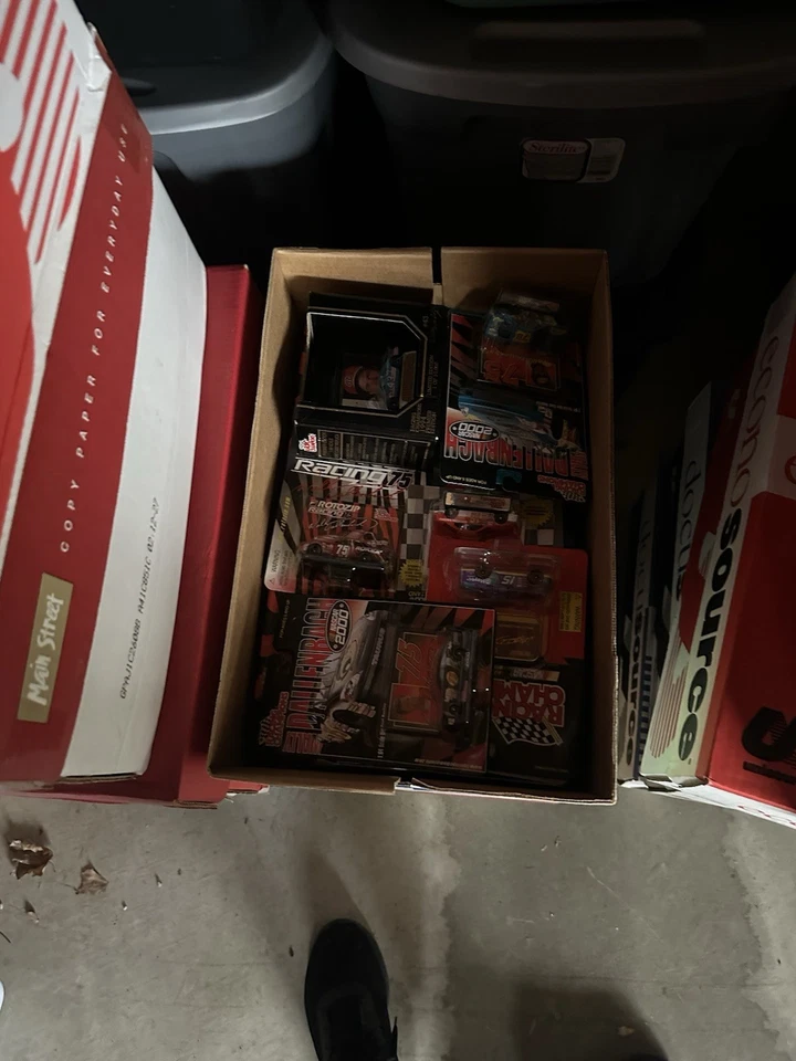 Lote de 25 Coches NASCAR Diecast 1/64 Todo en Paquete Racing Champions Acción + Más Foto 2 de 4