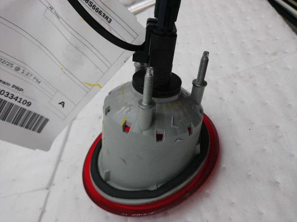 Used Left Upper Tail Light Assembly fits: 2008 Chevrolet Hhr upper Left Upper Gr Foto 3 de 4