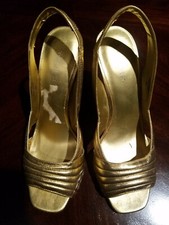 Vtg Nine West gold Leather dress open toe sandal slingback stiletto heel siz 8.5