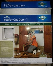 PetSafe  Small Pet 2-Way Indoor Flap Door Interior Use Dog Cat Up to 15lbs