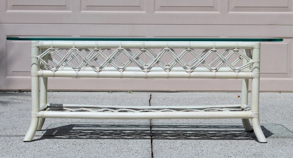 Mesa de centro costera vintage de ratán años 70 con tapa de vidrio turquesa Foto 3 de 4