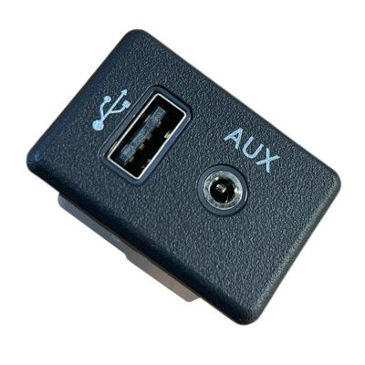 Audio AUX Socket Plug USB Port For Nissan MURANO/ALTIMA 28023-9HT0A Connector