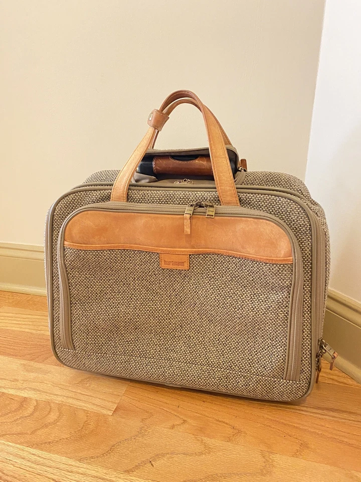 Estuche de negocios Hartmann de tweed/cuero Foto 2 de 4