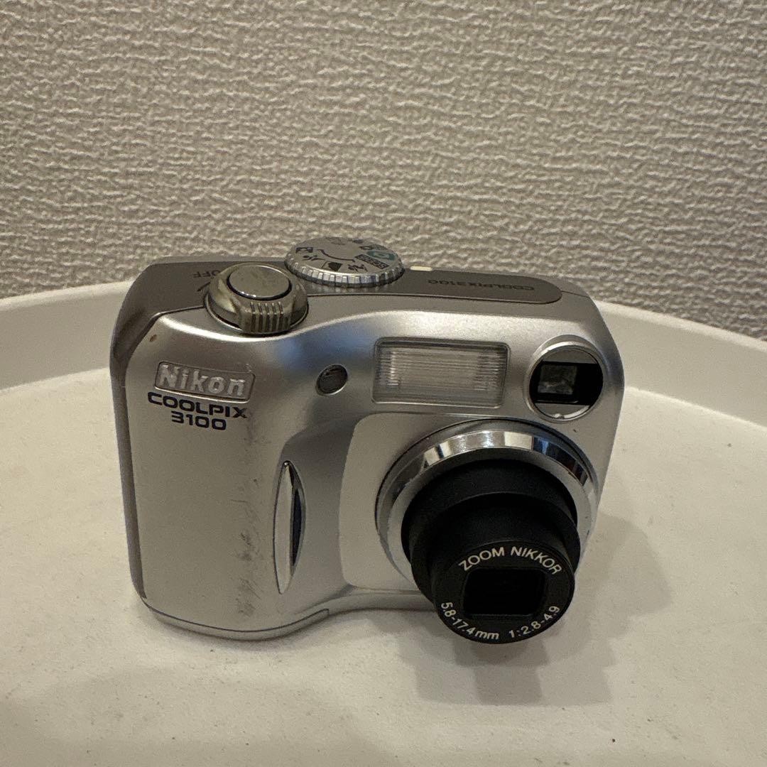 Nikon COOLPIX 3100 カメラ Nikon COOLPIX 3100 3.2MP Digital Camera
