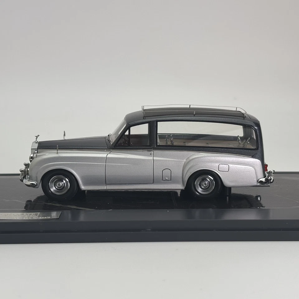 Matrix 1/43 Rolls-Royce HEARSE R-R Sc Standard Wheelbase Chassis Resin Car Model - Image 3 of 4