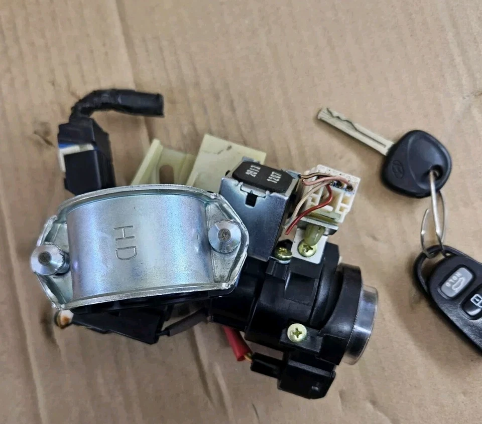 Conjunto de interruptor de cilindro de bloqueo de llave de encendido Hyundai Sonata 11-14 81910-3S100 OEM Foto 3 de 4